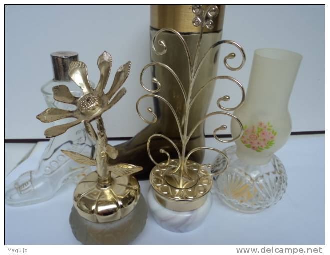 AVON  LOT  5  FLACONS VIDES  BON ETAT GENERAL  VOIR & LIRE !! - Miniatures Womens' Fragrances (without Box)