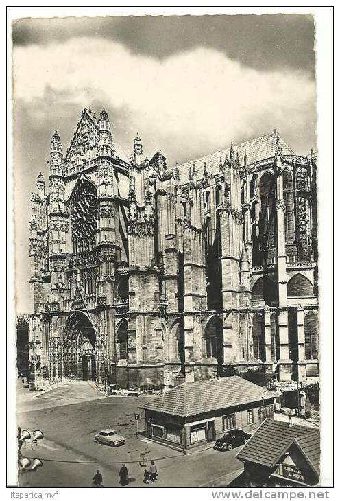 R :  Oise  :  BEAUVAIS : La  Cathédrale  (  Voiture ) - Beauvais