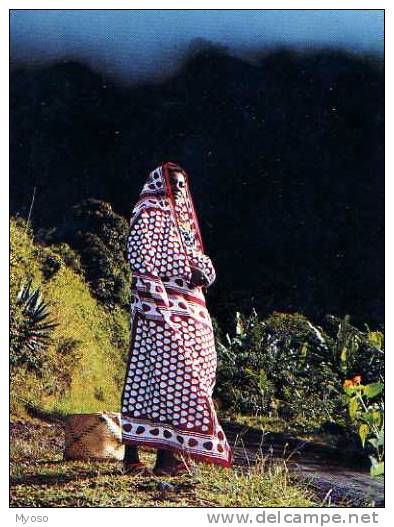 ANJOUAN Comores En Montagne, Jeune Femme - Comores