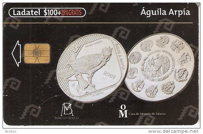 TARJETA DE MEXICO CON UNA MONEDA DE UN AGUILA ARPIA - EAGLE  (1-10) (MONEDA-COIN) - Sellos & Monedas