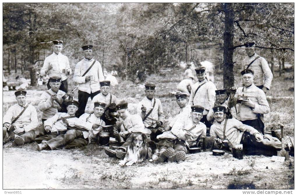 Photo De Groupe Allemande à La Soupe - 1914-18