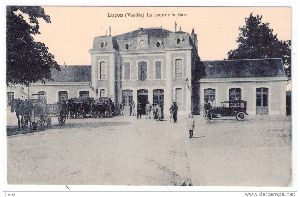 LUCON La Cour De La Gare (Thiriat) Vendée (85) - Lucon
