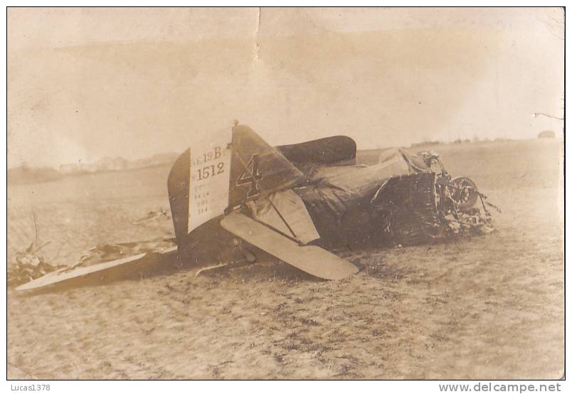 TRES BELLE CARTE PHOTO D AVION DETRUIT / INFOS SUR LA QUEUE POUR LES SPECIALISTES - Incidenti