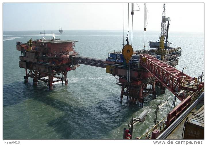 (N51-081  )   Petroleum Offshore Platform Oil Well Pumpjack Pump Offshore Drilling - Aardolie