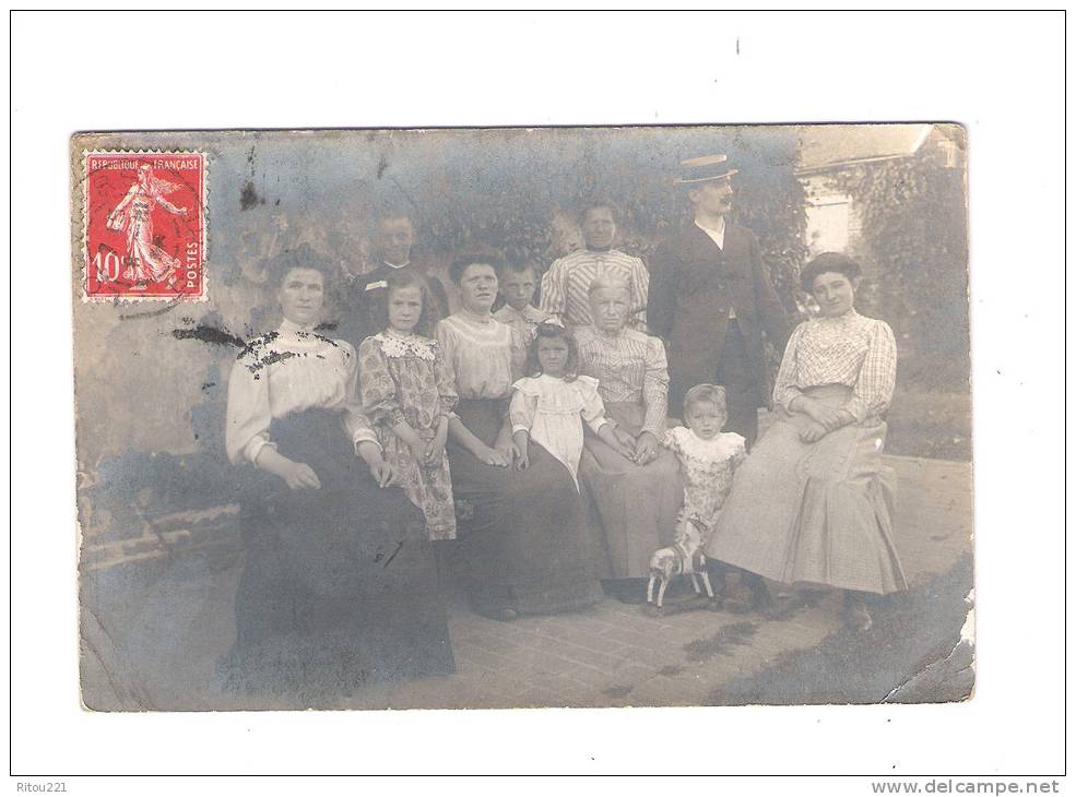 CPA Carte Photo - 27 - Louviers Pinterville - 1908 - Famille Hommes Femmes Enfants Cheval à Roulettes Jouet - Pinterville