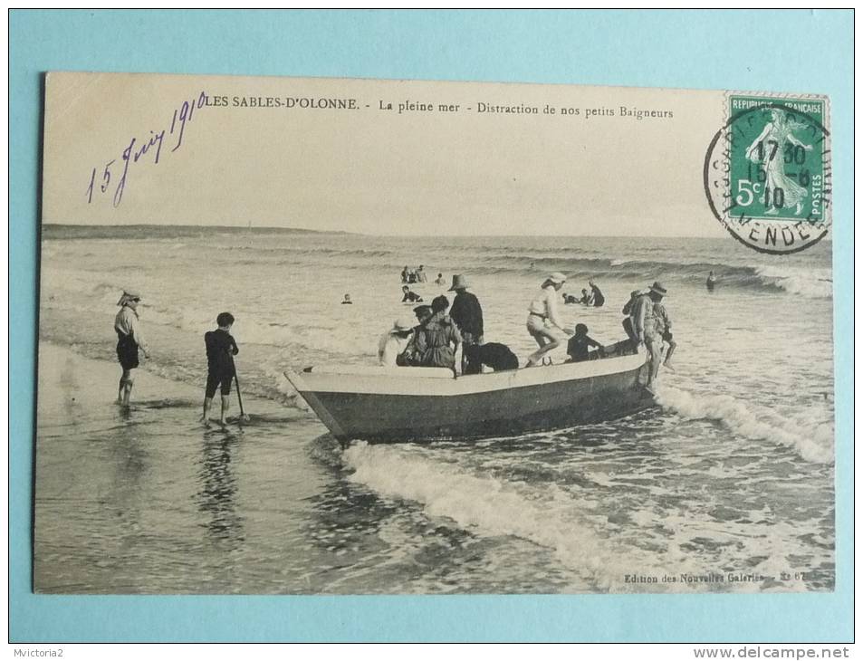 LES SABLES D'OLONNE - La Pleine Mer, Distraction De Nos Petits Baigneurs. - Sables D'Olonne