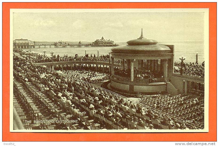 Angleterre - Eastbourne  "  The Bandstand  "  Carte Glacée - Eastbourne