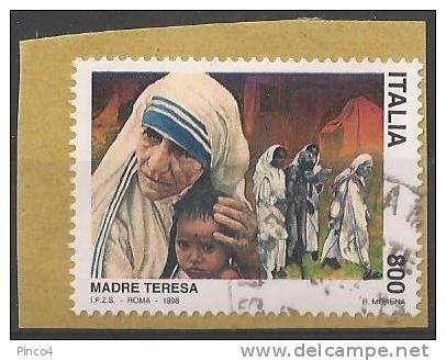 ITALIA REPUBBLICA MADRE TERESA 800 LIRE 1998 USATO SU FRAMMENTO - 1991-00: Oblitérés