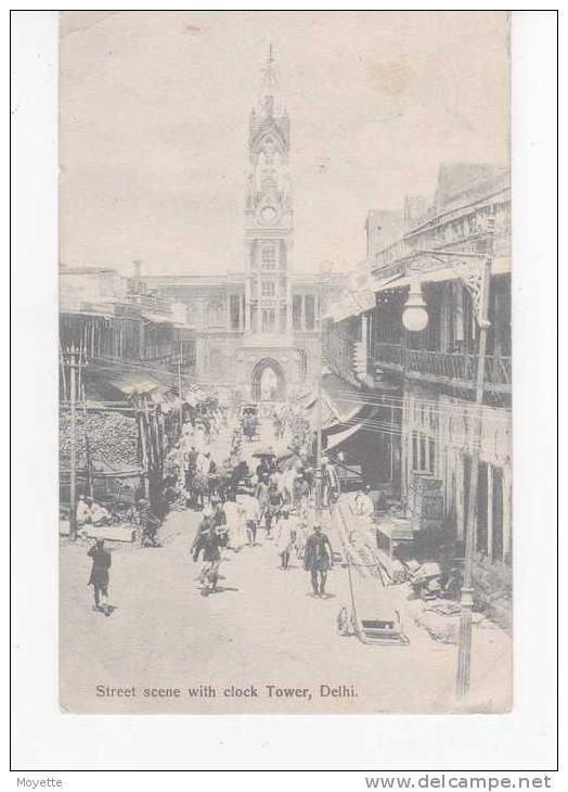 CPA-INDE-1910-DELHI-STREET SCENE WITH CLOCK TOWER-ANIMEE-PERSONNAGES-SCENE DE RUE-TIMBRE AVEC TAMPON - Inde