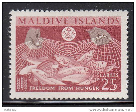 Maldives MNH Scott #121 25l Fish In Net - Freedom From Hunger Campaign - Maldiven (...-1965)