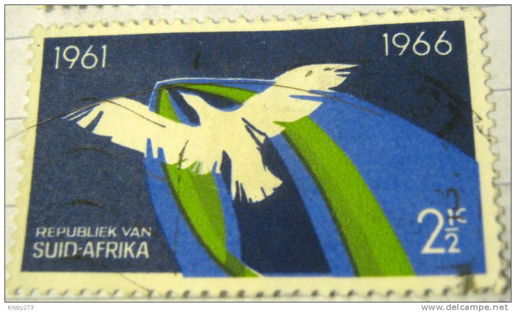South Africa 1966 Bird In Flight 5th Anniversary Of The Republic 2.5c - Used - Oblitérés