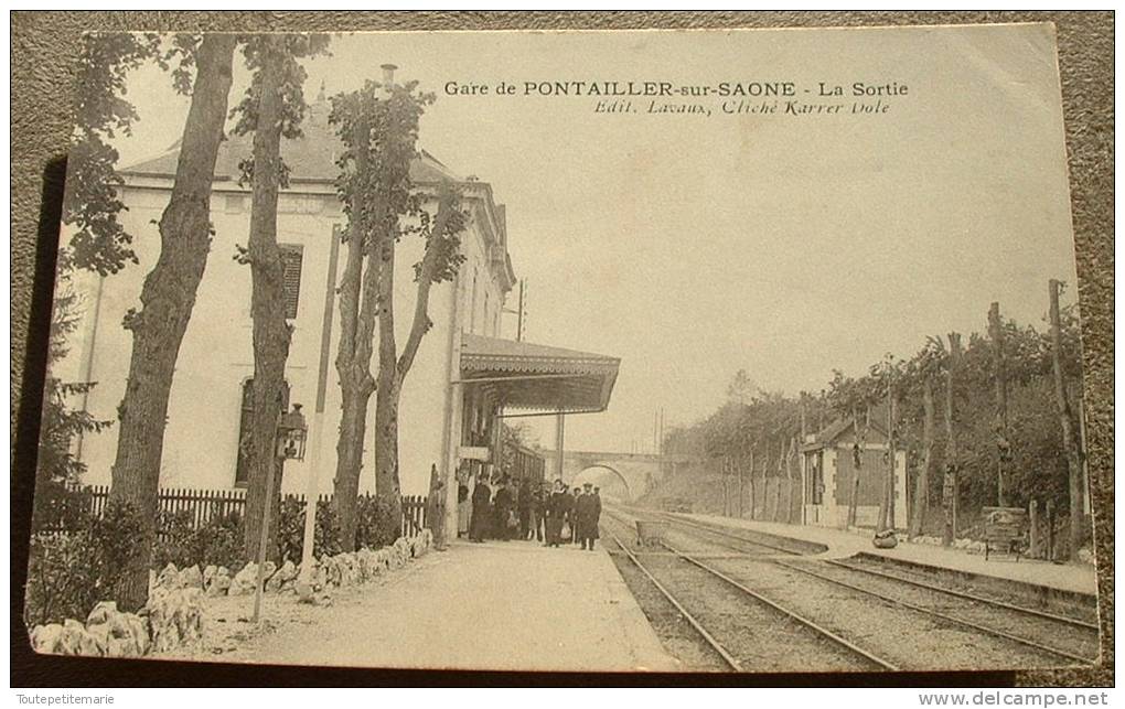 Gare De Pontailler Sur Saone - La Sortie - Autres & Non Classés