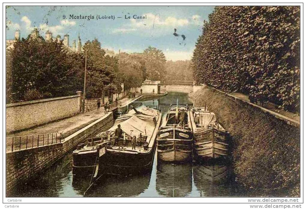 CPA, Loiret, Montargis, Le Canal (péniches) - Montargis