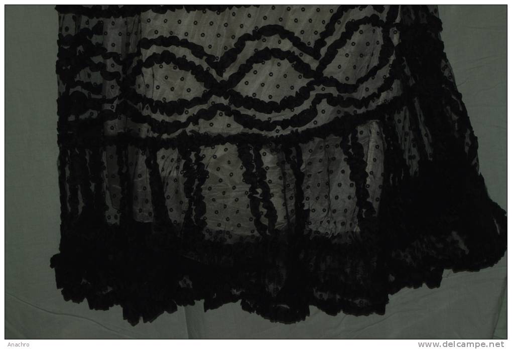 JUPON TULLE DENTELLE NOIRE VOLANTS Et FROUFROU Longueur 1 M - 1900-1940