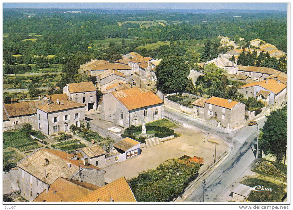 55 - MEUSE - SAVONNIERES-EN-PERTHOIS - Vue  Aérienne - Le  Centre  -  Format  10,5  X  15 - Autres & Non Classés