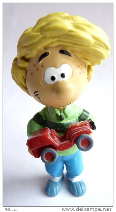 FIGURINE CEDRIC AVEC SA VOITURE - PLASTOY  2004 - LAUDEC / CAUVIN DUPUIS (1) - Autres & Non Classés