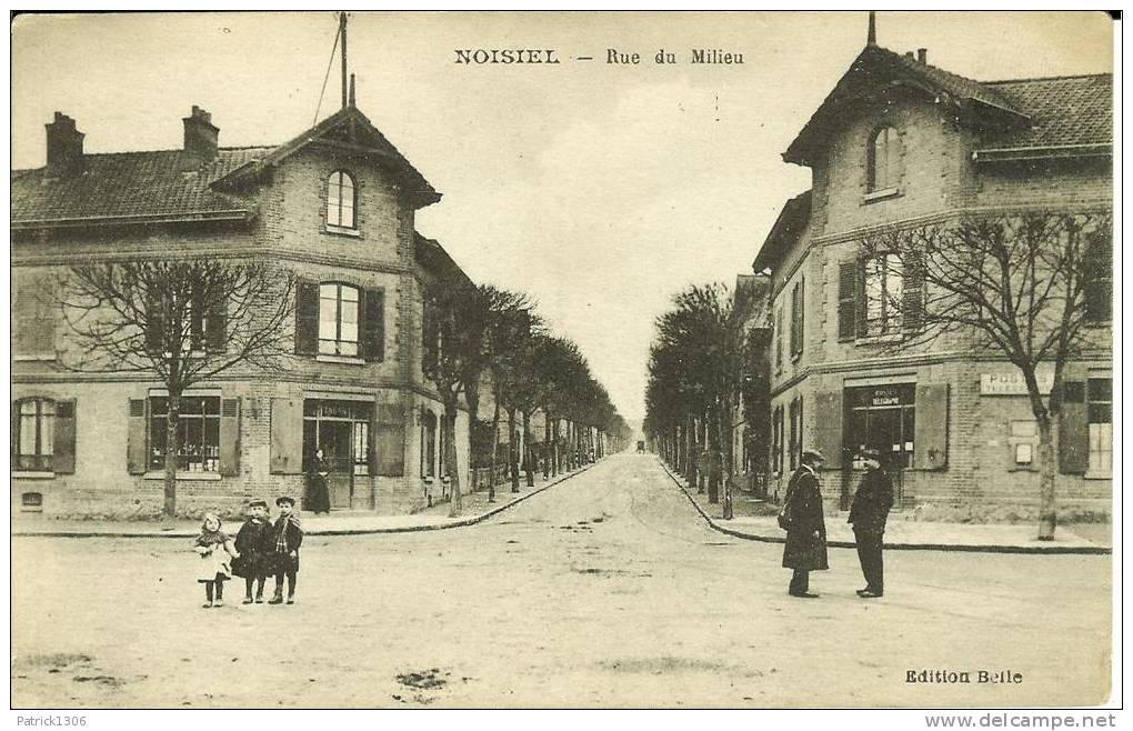 CPA  NOISIEL, Postes Et Rue Du Milieu  7777 - Noisiel