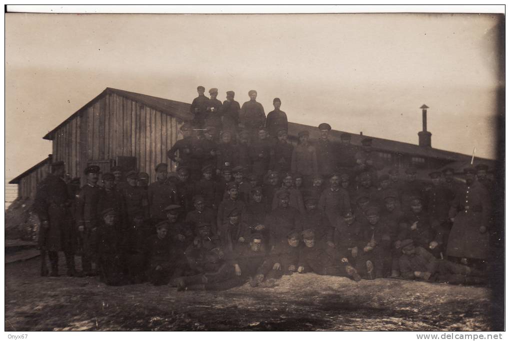 Carte Postale Photo Militaire Allemand De KOWEL (Ukraine) Baraquement En 1915- VOIR 2 SCANS - - Ukraine
