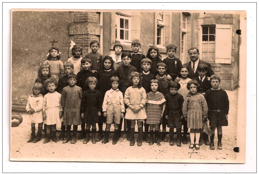 Photo De Classe, élèves, école - Carte-Photo édit. Delassalle & Coron - à Localiser à Caen Ou Aux Environs - 2 Scans - - Altri & Non Classificati