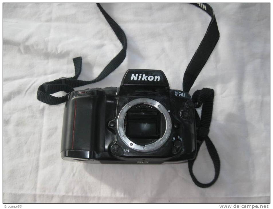 REFLEX NIKON F90 AVEC SANGLE - Fotoapparate