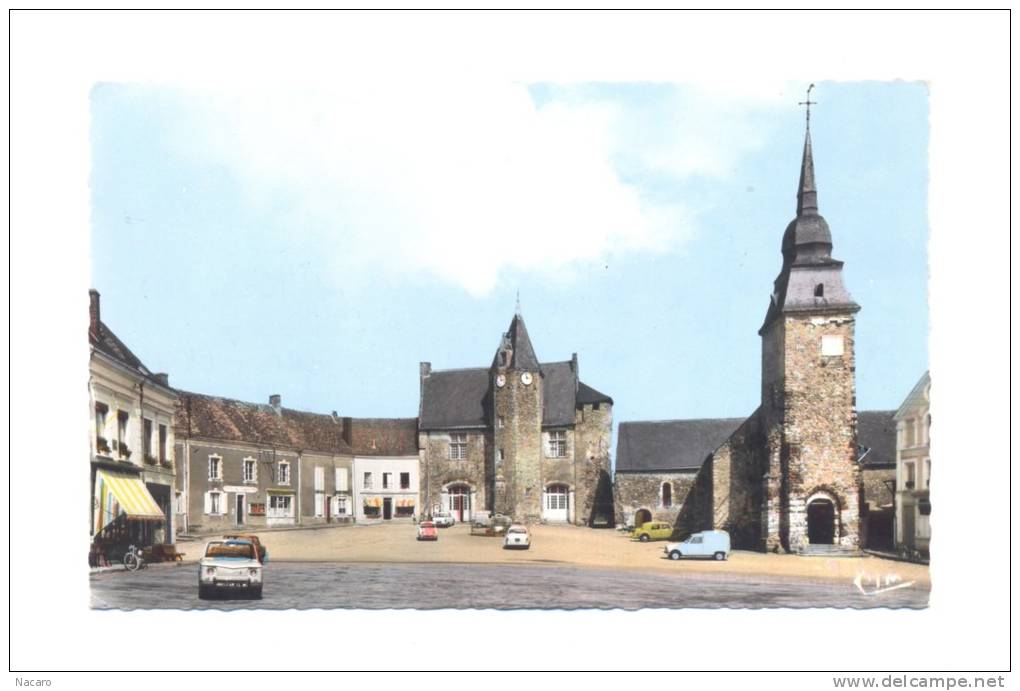 France, Pays De La Loire, Sarthe (72) Bouloire, L'Hôtel De Ville, Fragment Du Château Fort, église Romane, Renault 8 - Bouloire