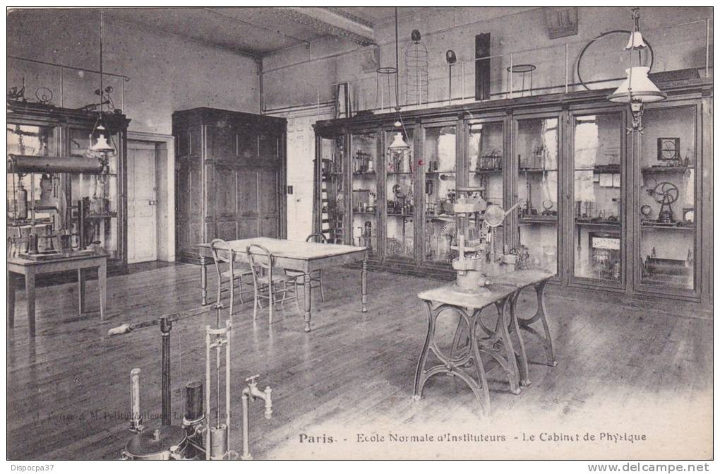 CPA-75-PARIS-ECOLE NORMALE D'INSTITUTEURS-  Le Cabinet De Physique - Enseignement, Ecoles Et Universités