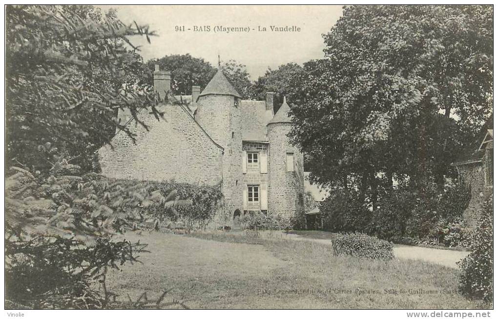 Réf : F -13-535  : Bais Le Château La Vaudrelle - Bais