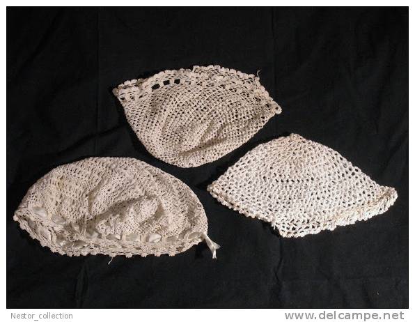 Lot De 3 Bonnets Crochet Coiffe Ancien Costume Dentelle Broderie 18 Images - Coiffes, Chapeaux, Bonnets