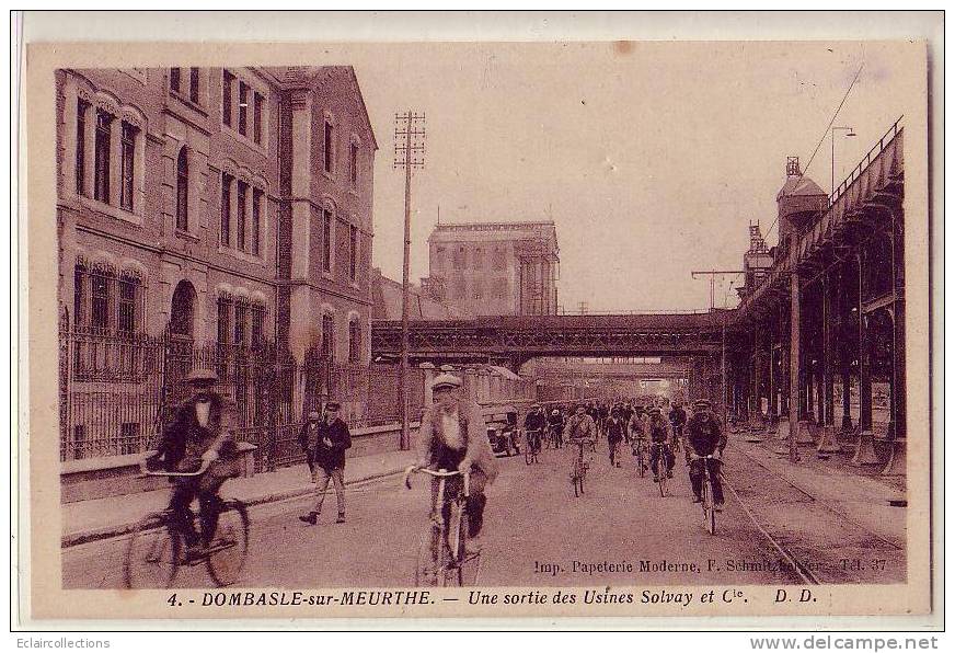 Dombasle Sur Meurthe  54  Usine Solvay  Sortie De L'usine - Other & Unclassified