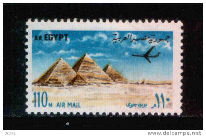 EGYPT / 1972 / AIRMAIL / PYRAMIDS ; GIZA / MNH / VF - Neufs