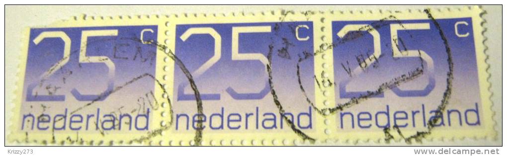 Netherlands 1976 Numerals 25c X3 - Used - Gebraucht