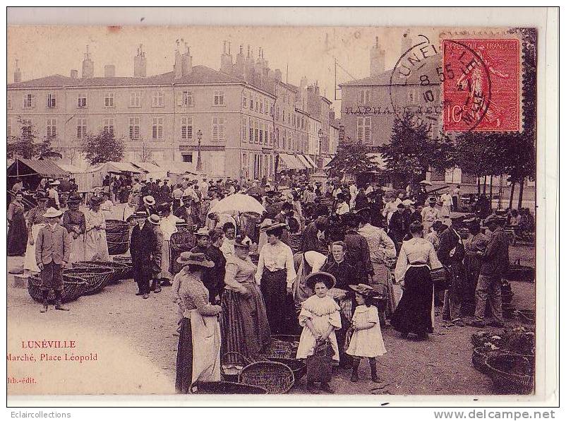 Lunéville  54  Place Léopold  Marché - Luneville