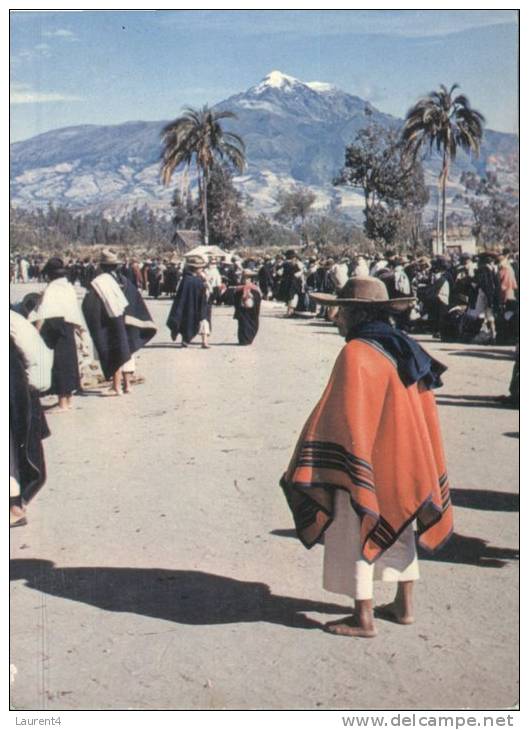 (891) Ecuador - Men With Poncho - Equateur