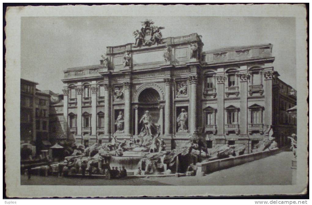 ROMA Fontana Di Trevi - Formato Piccolo Non Viaggiata - Fontana Di Trevi