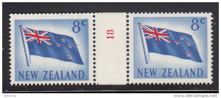 New Zealand MH Scott #392 8c Flag Horizontal Pair Counter Coil ´18´ In Red - Ungebraucht