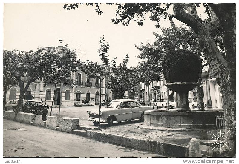 M M 113 /C P S M -   LE BAUSSET    (83)  LA FONTAINE ET LA PLACE DE LA MAIRIE  ( Automobiles  ) - Le Beausset