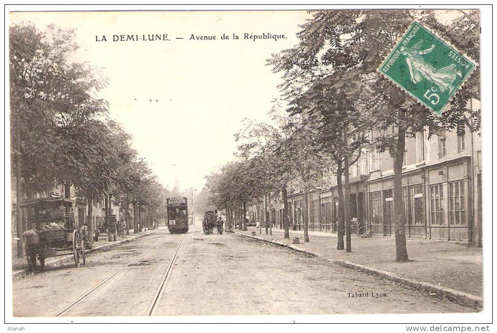 LA DEMI-LUNE Avenue De La République (Tabard) Rhône (69) - Other & Unclassified