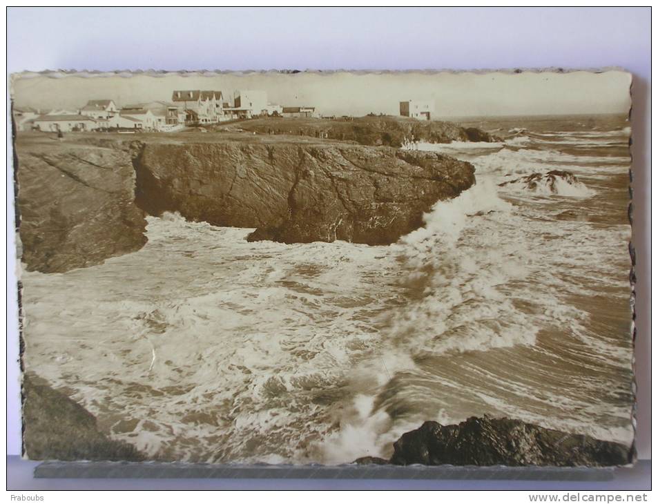 (85) - ST HILAIRE DE RETZ - SION SUR L'OCEAN - LES ROCHERS PAR GROS TEMPS - Saint Hilaire De Riez