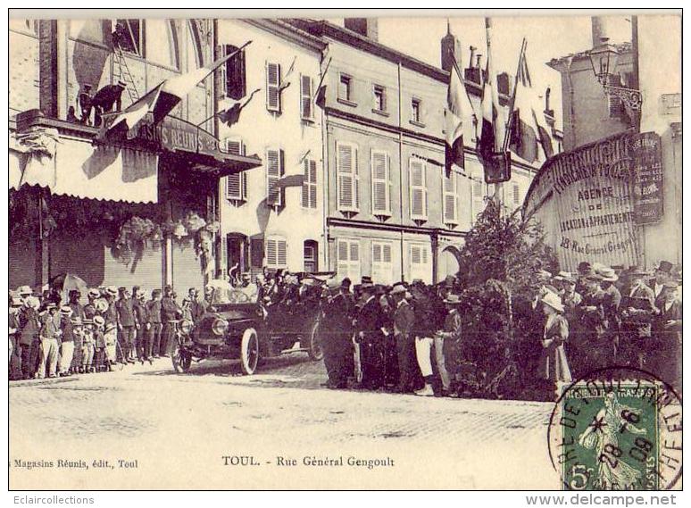 Toul  54   Inauguration Des Eaux De Toul ??  Rue Du Général Gengoult - Toul