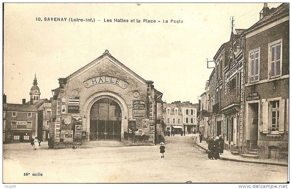 44 - SAVENAY - Belle Vue Animée Des Halles  De La Place Et De La Poste .( Buvette , Poste Télégraphe ) - Savenay