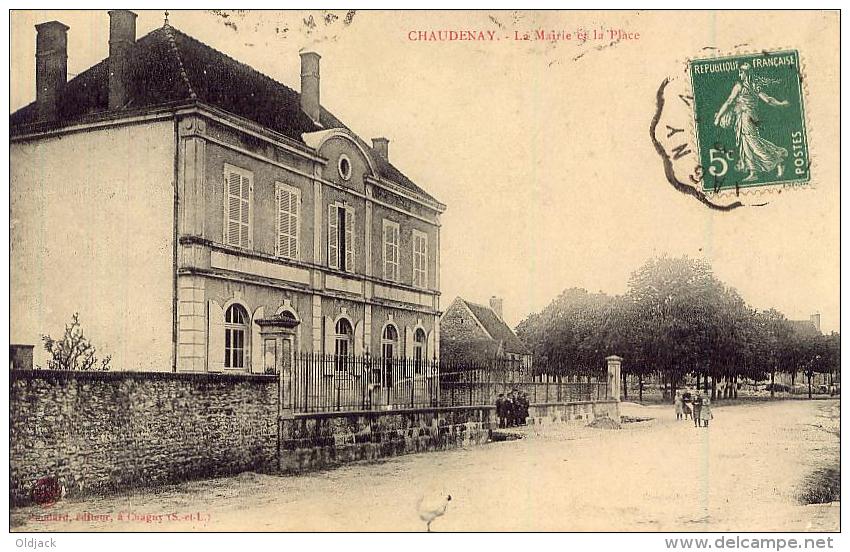 CHAUDENAY La Mairie Et La Place - Autres & Non Classés