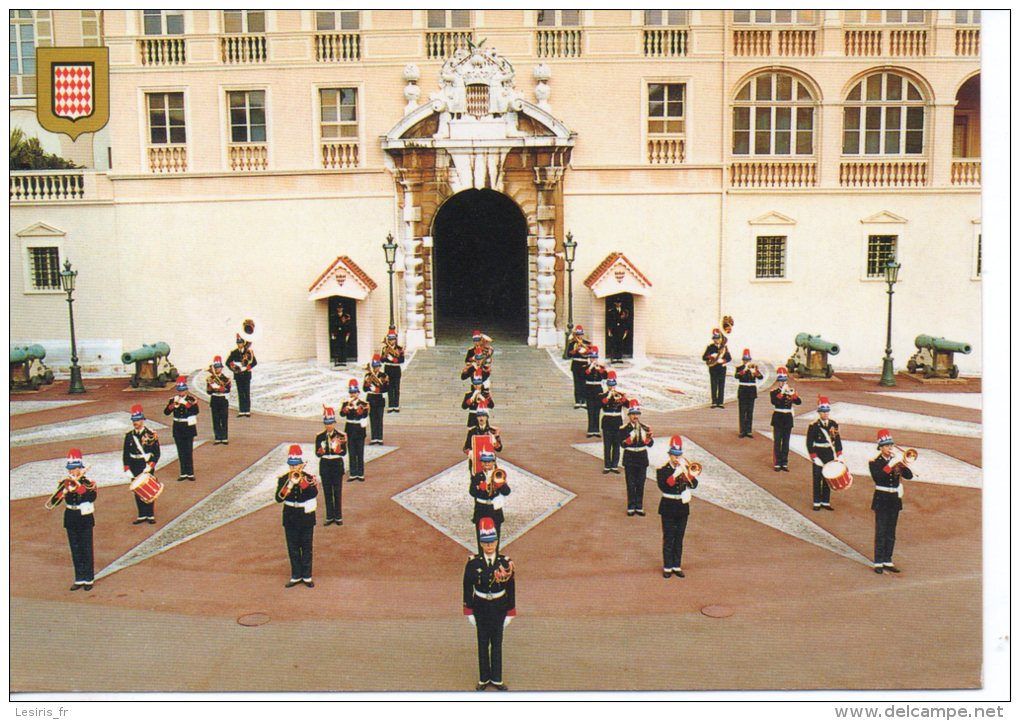 CP - PHOTO - MONACO -  MONTE CARLO - LA FANFARE DE LA COMPAGNIE DES CARABINIERS DE S. A. S. LE PRINCE SOUVERAIN DE MONAC - Fürstenpalast