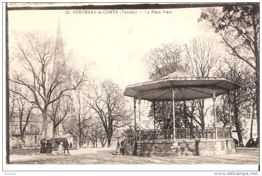 Fontenay Le Comte (Vendée)-1915-La Place Viète-Kiosque-Écrite Par Un Militaire Du 8e Chasseur (voir Scan) - Fontenay Le Comte