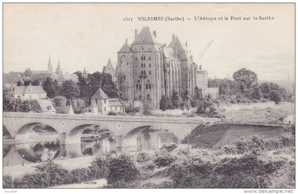 Cp , 72 , SOLESMES , L'Abbaye Des Bénédictins Et Le Pont Sur La Sarthe - Solesmes