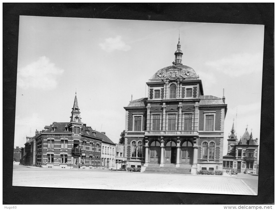 ST GHISLAIN - Hôtel De Ville - Saint-Ghislain