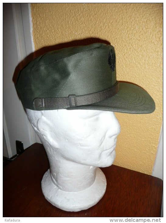 Casquette Authentique Armée Espagnole Années 70/80  Neuve De Stock !  ( EJERCITO ESPANOL / SPANISH ARMY - Casques & Coiffures