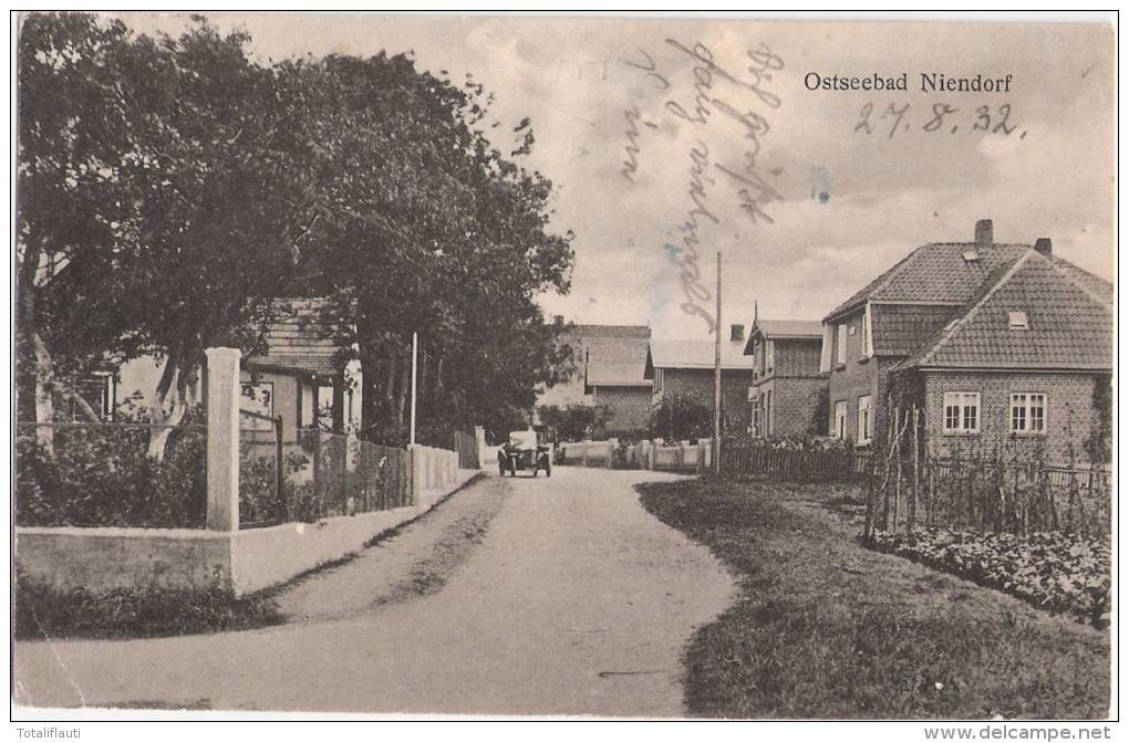 Ostseebad Niendorf Dorfstrasse Mit Kabriolet 29.8.1932 Gelaufen Timmendorf Er Strand - Timmendorfer Strand