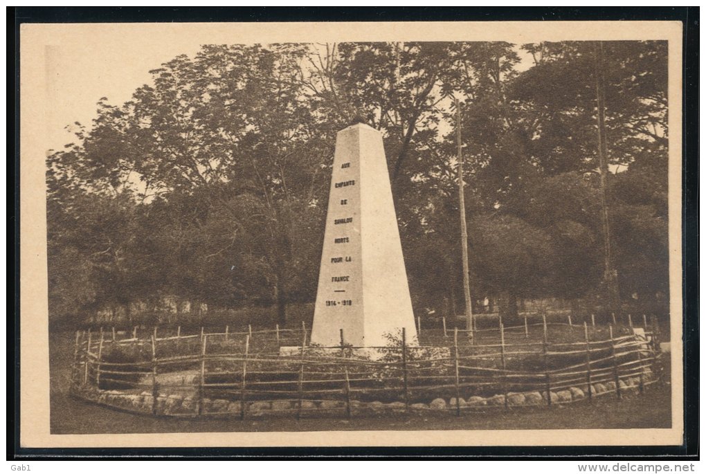 Dahomey ---  Savalou --- Monument Aux Morts - Dahomey