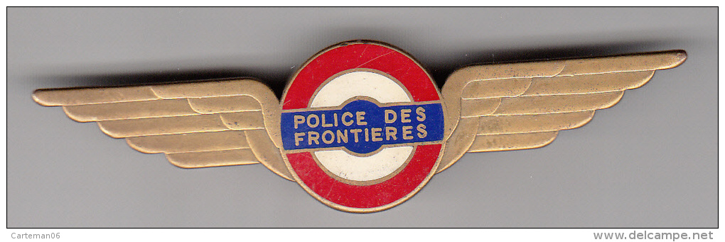 Insigne En Métal De La Police De L'air Et Des Frontières - Policia