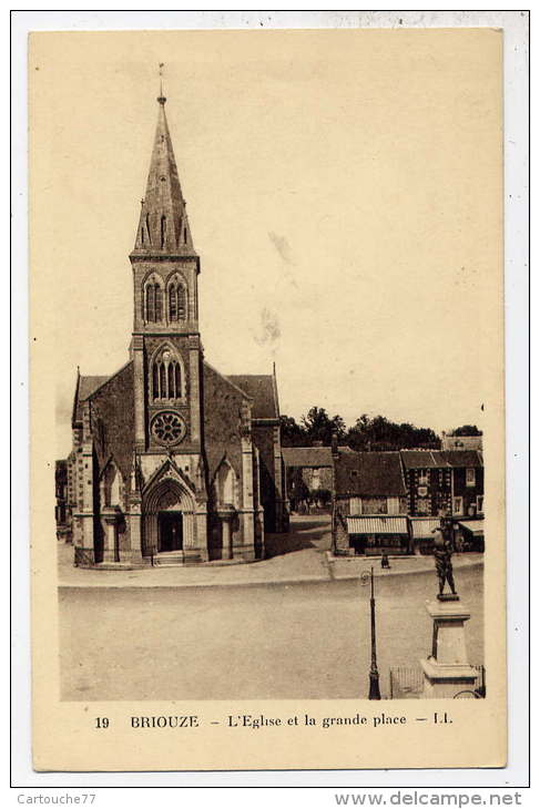 K24 - BRIOUZE - L'église Et La Grande Place - Briouze